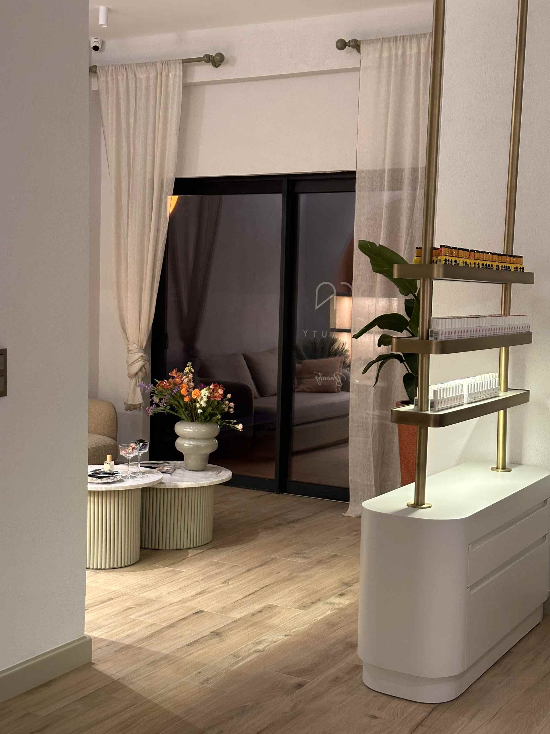 Gallery 01
